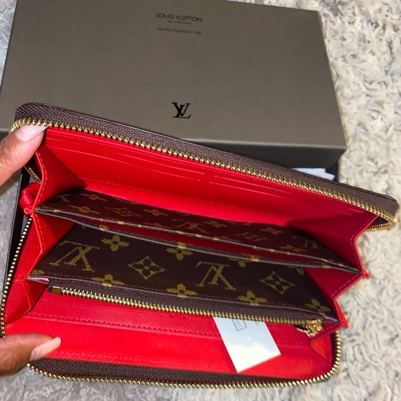 Brand new Louis Vuitton wallet - Picture 6 of 8